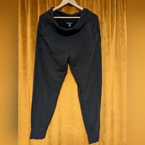 Coaster Luxe Jogger
